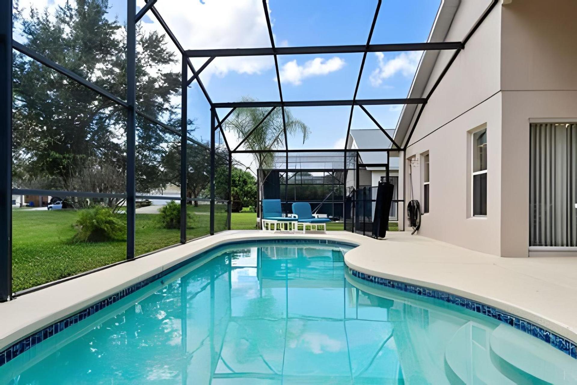 Quiet House With Pool On A Golf Course *
